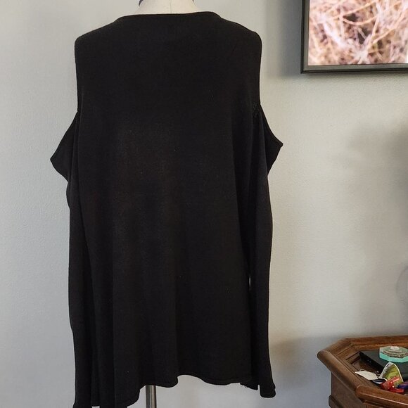 ROZ & ALI COLD SHOULDER TOP - Picture 4 of 5